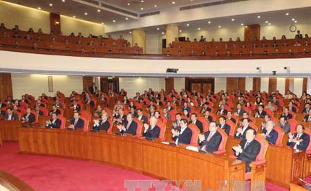 Tổng Bí thư Nguyễn Phú Trọng và các đại biểu dự Hội nghị toàn quốc tổng kết công tác kiểm tra, giám sát của Đảng năm 2016, triển khai nhiệm vụ công tác năm 2017.